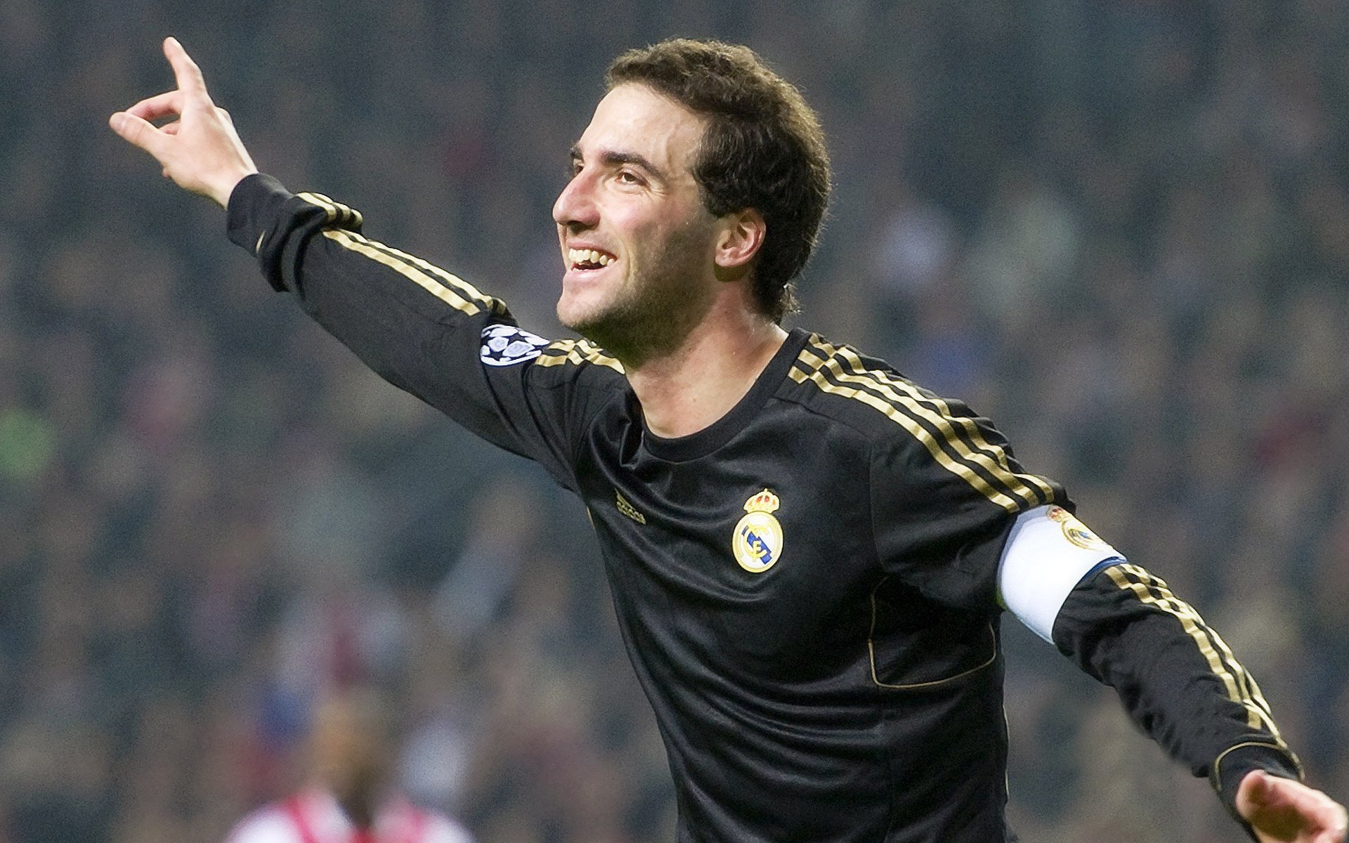 开云APP-三队联赛积分榜竞争激烈,三队联赛积分榜竞争激烈的球员