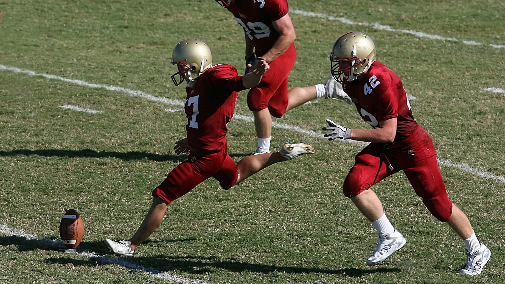 上半场压制是否比下半场爆发更具性价比，上半场结束下半场开始